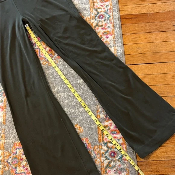 lululemon army green yoga pants - Picture 6 of 7